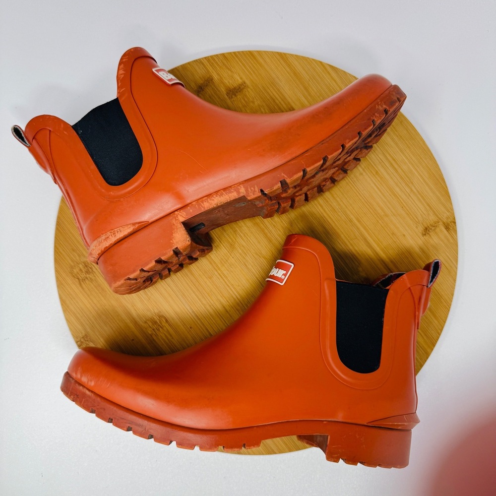 Barbour Wilton Chelsea Rain Boots Orange Rubber Ankle Lug Sole Womens Size 6